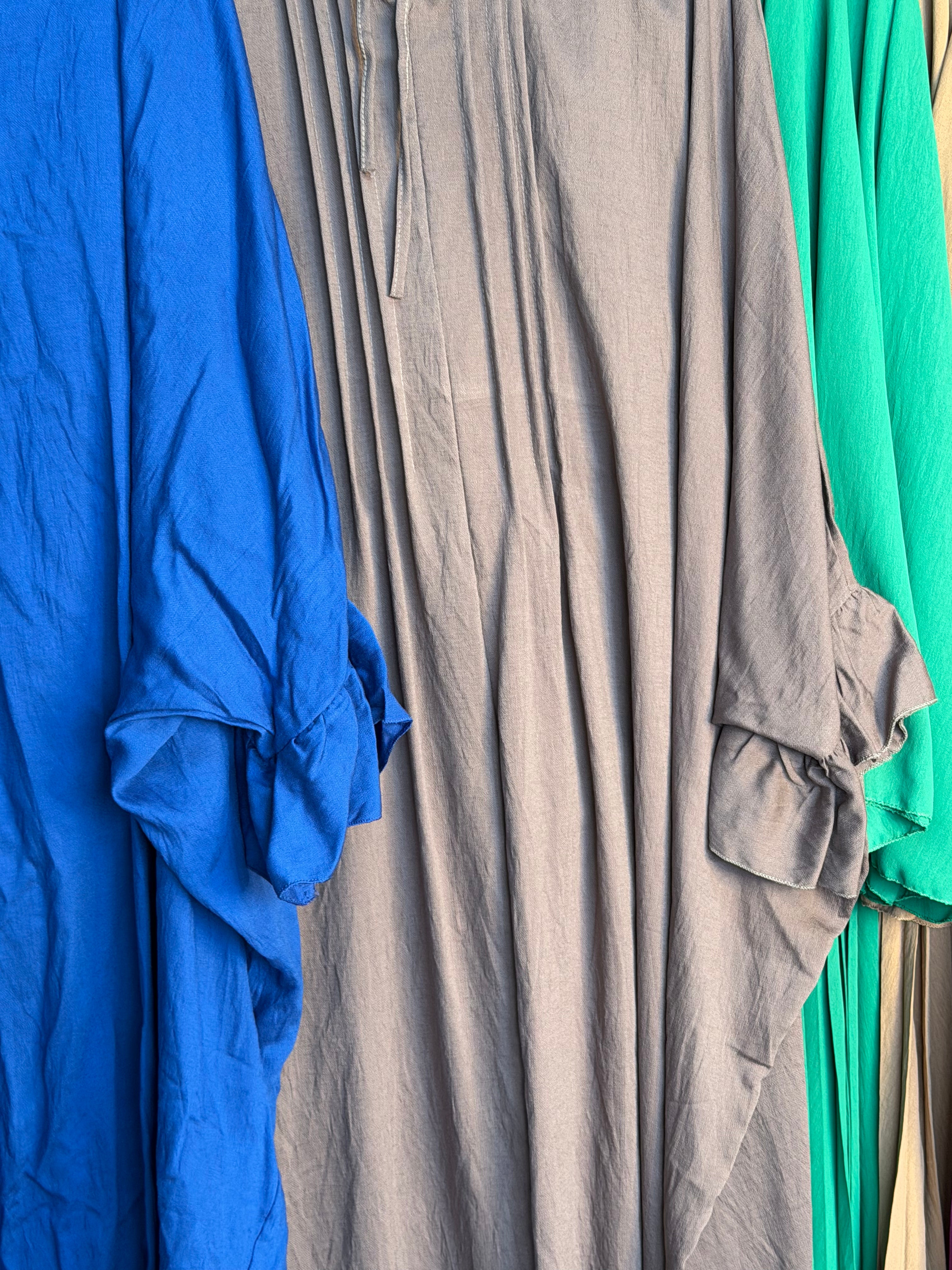 Faya decor kobalt blauw en taupe Sahara jurken