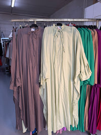 KB flora jurk mint & taupe Sahara jurken