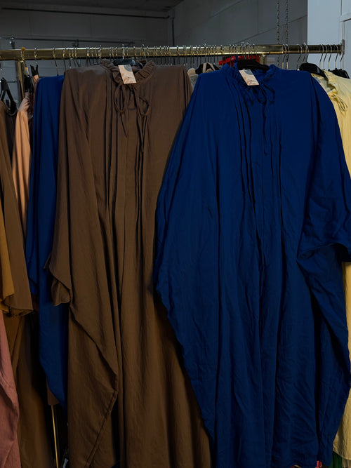Zarsha taupe en kobalt blauw Sahara jurken