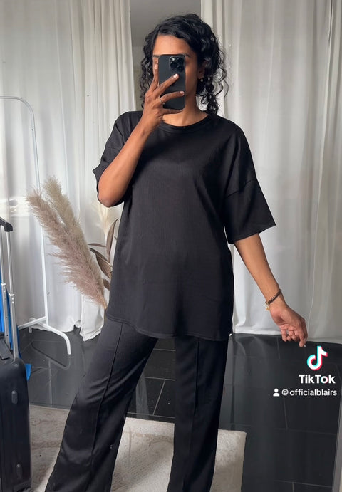 CRÊPE KORTE MOUWEN ZWART TWEEDELIG SET