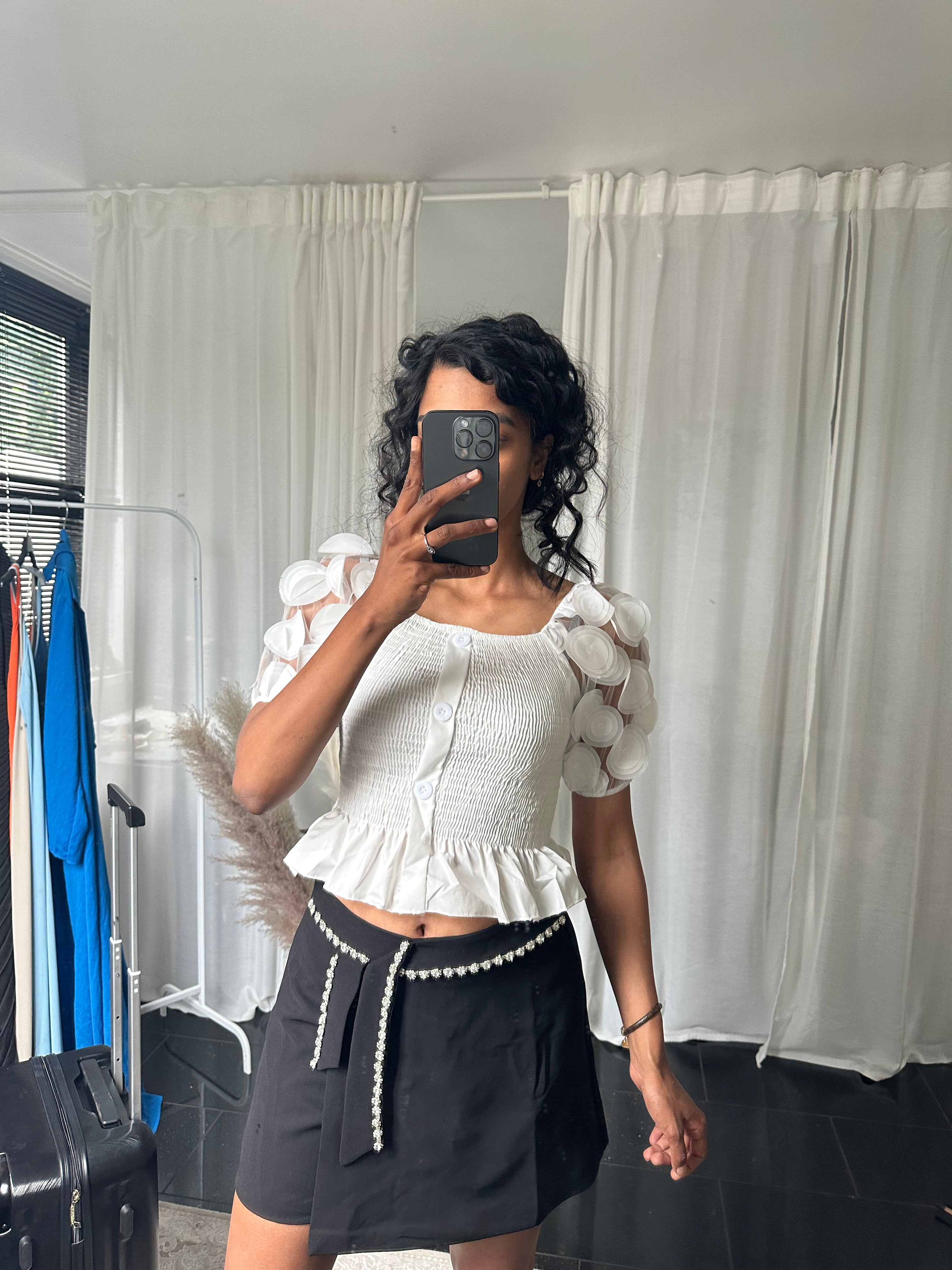 ZWARTE KORTE BROEK MET STEENTJES