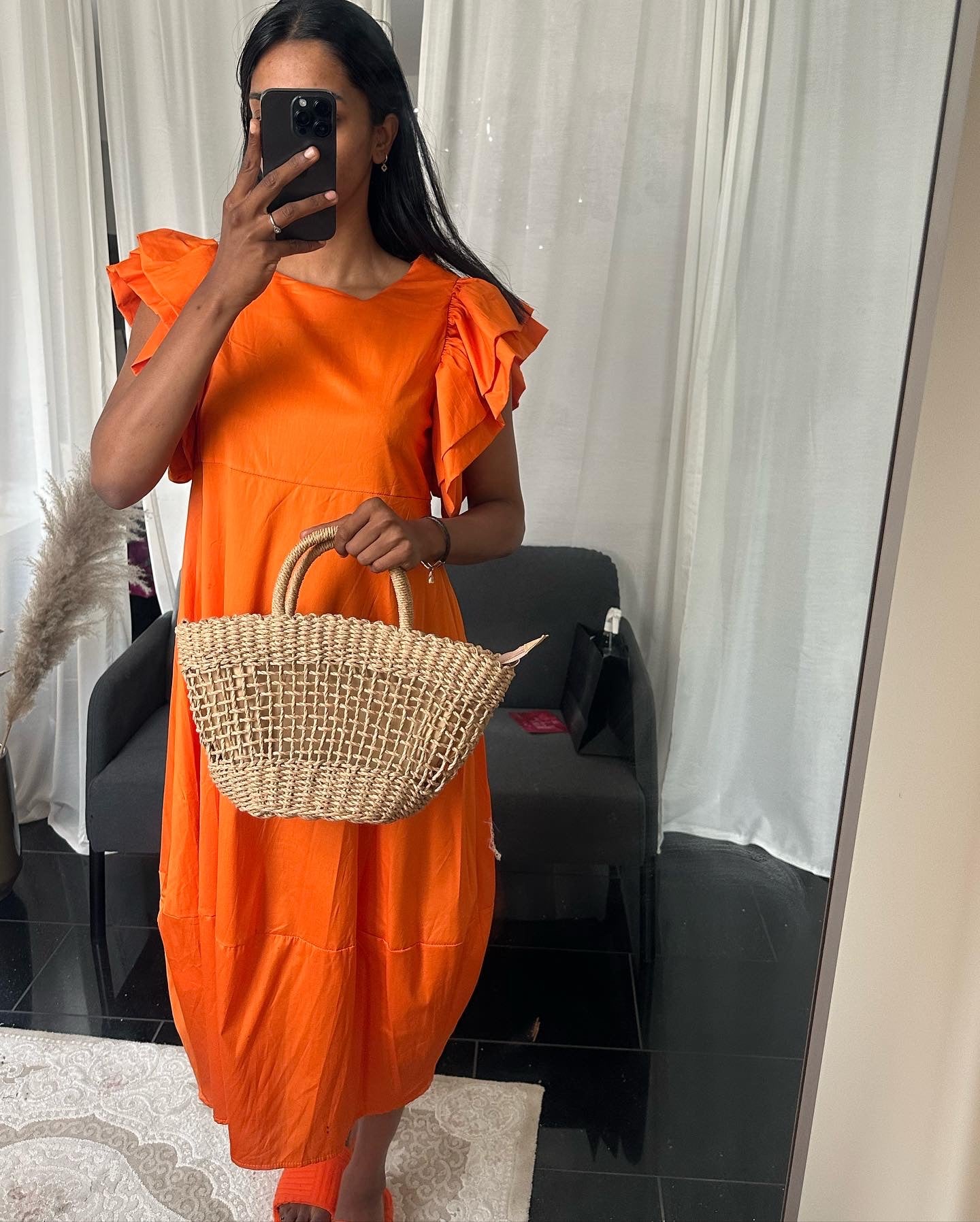 ZOMER ORANJE KATOENEN - MIDI JURK MET RUCHES DETAILS