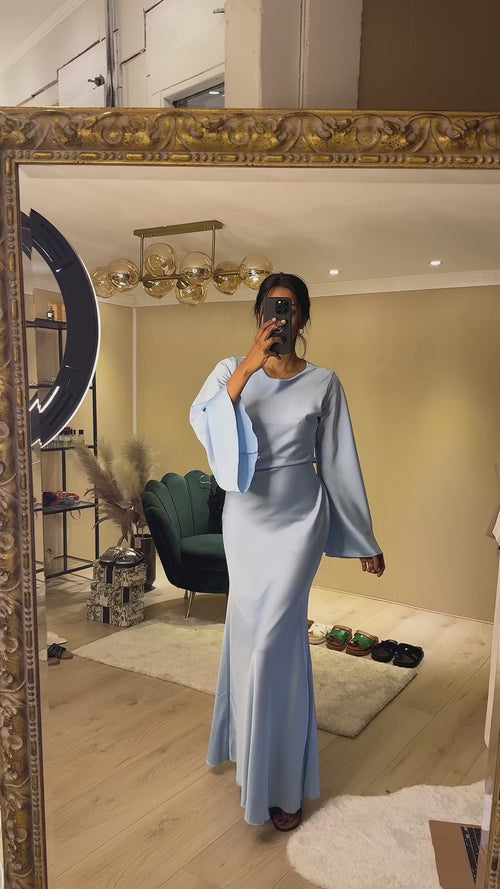 KARINA SATIJNEN KLEID BABY BLAU